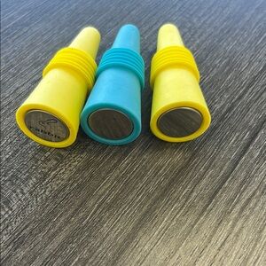 Colorful Silicone Bottle Stoppers Set. Houdini and Rabbit brand